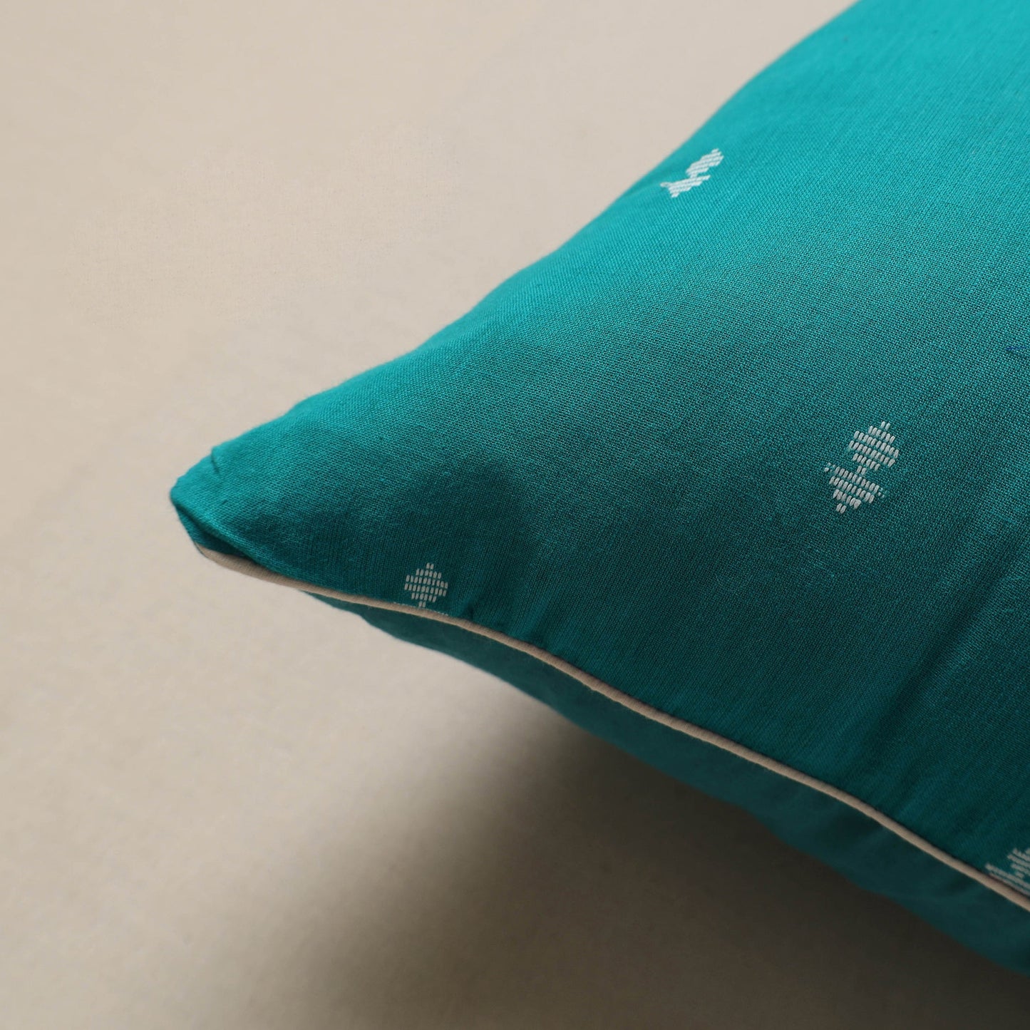 Jacquard weave cushion cover 03 - handcrafted