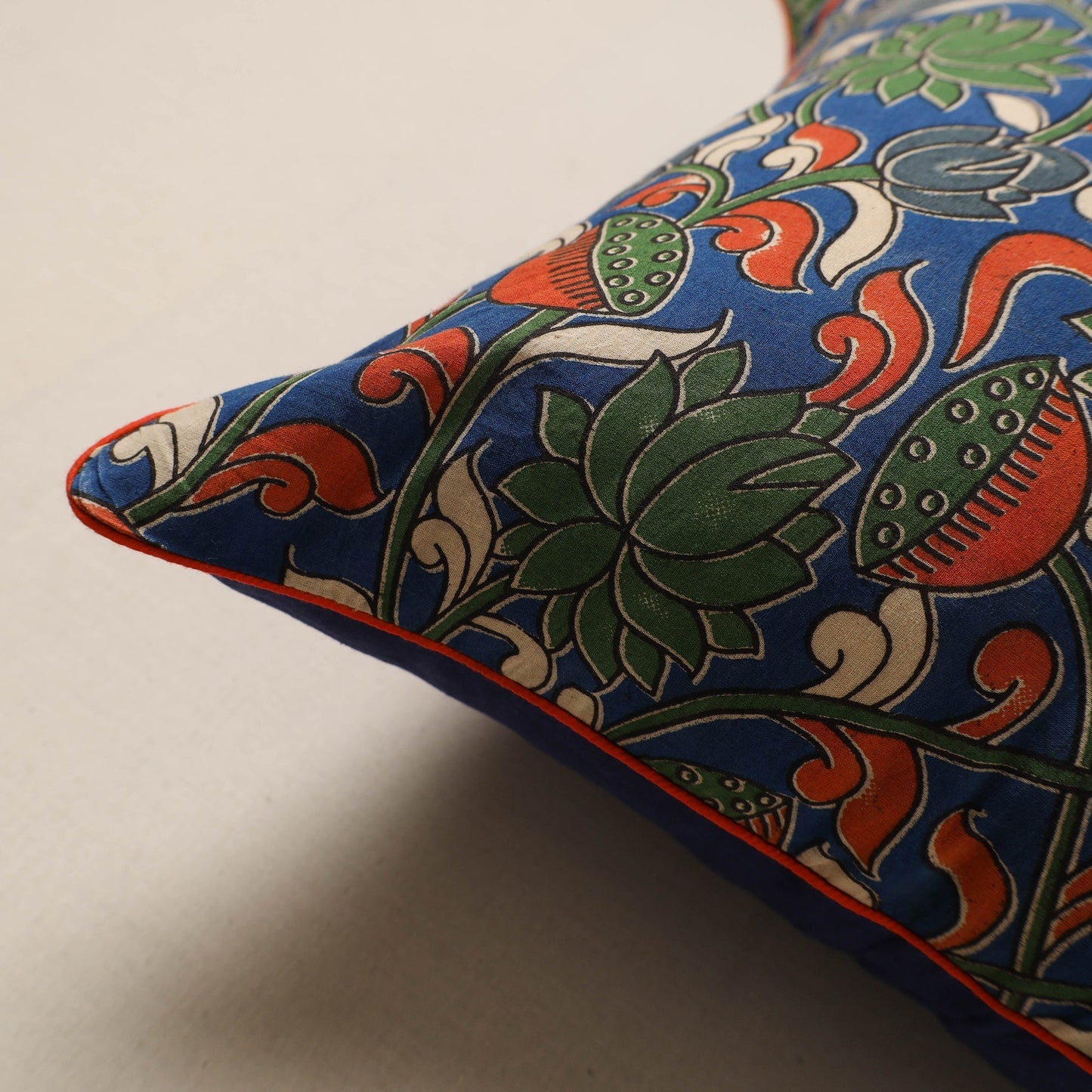 Hand kalamkari cushion cover 55 - handcrafted