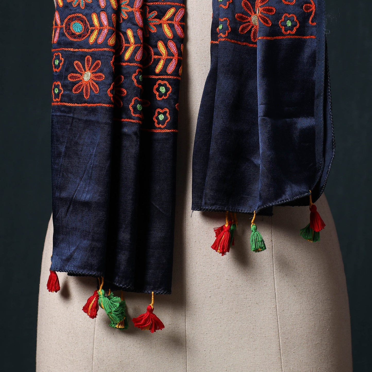 Kutch aari hand embroidery mashru silk stole 61