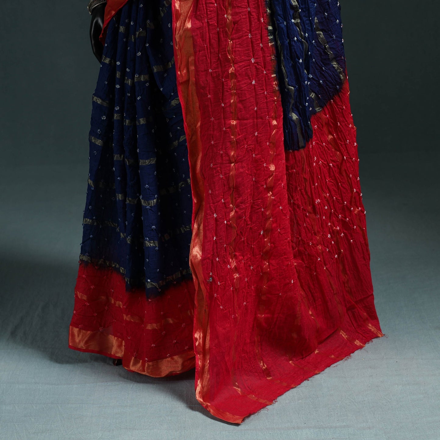 Kutch bandhani tie-dye cotton saree with blouse piece 13