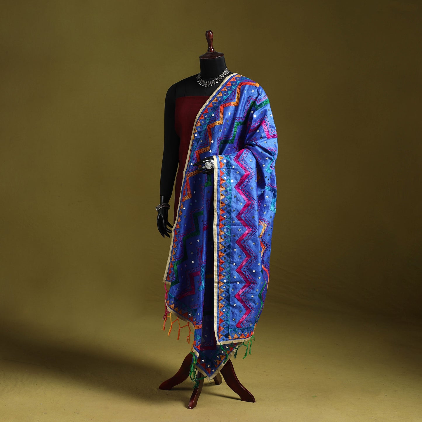 Ranihati chanderi silk zig zag hand embroidery dupatta 33