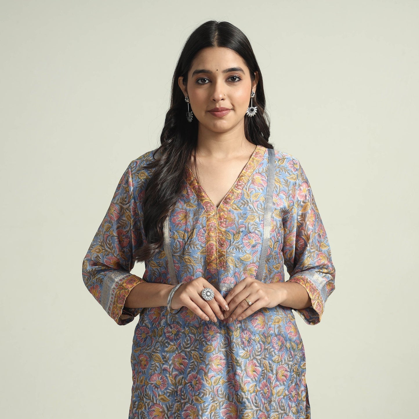 Buy Sanganeri Block Printed Maheshwari Silk Kurta with Palazzo & Dupatta Set Online at iTokri.com