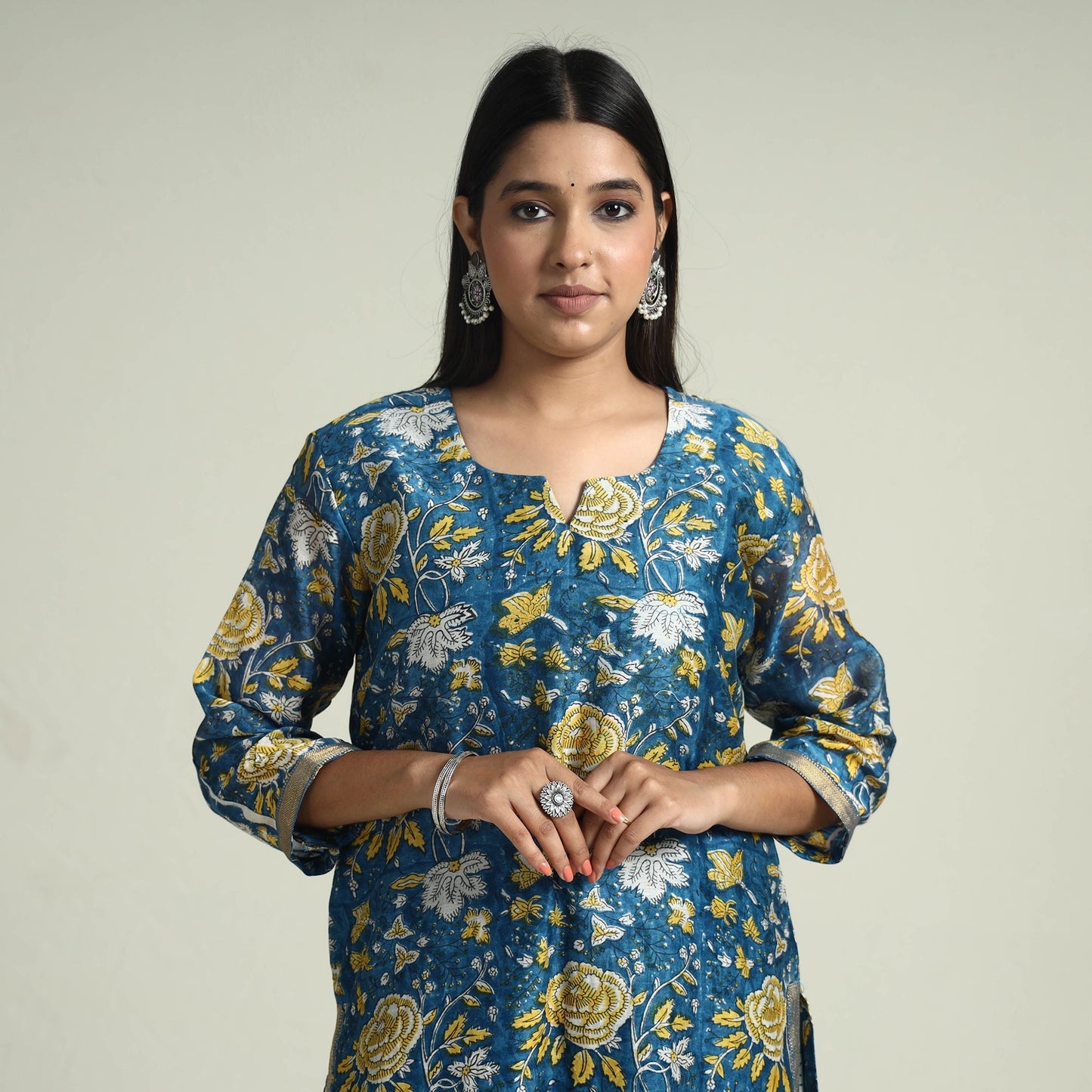Buy Sanganeri Block Printed Maheshwari Silk Kurta with Palazzo & Dupatta Set Online at iTokri.com
