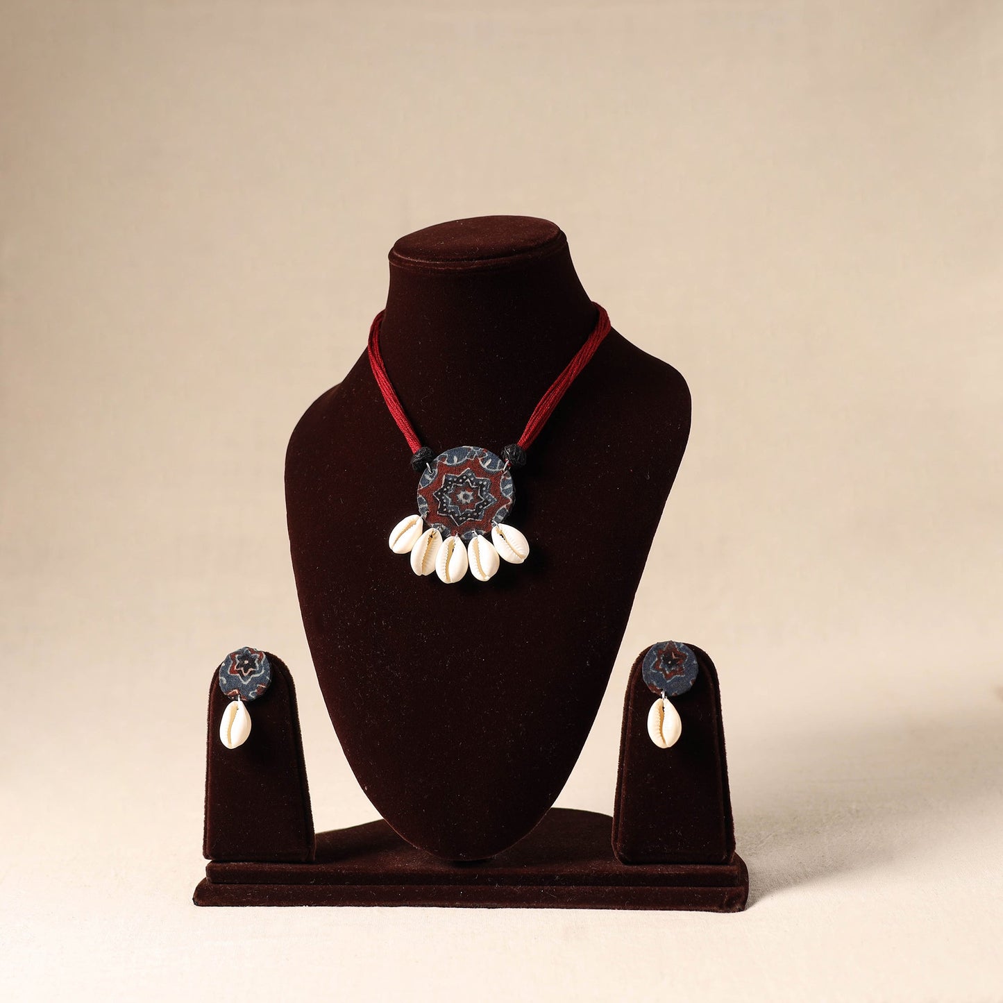 Blue Shell Work Fabart Necklace Set