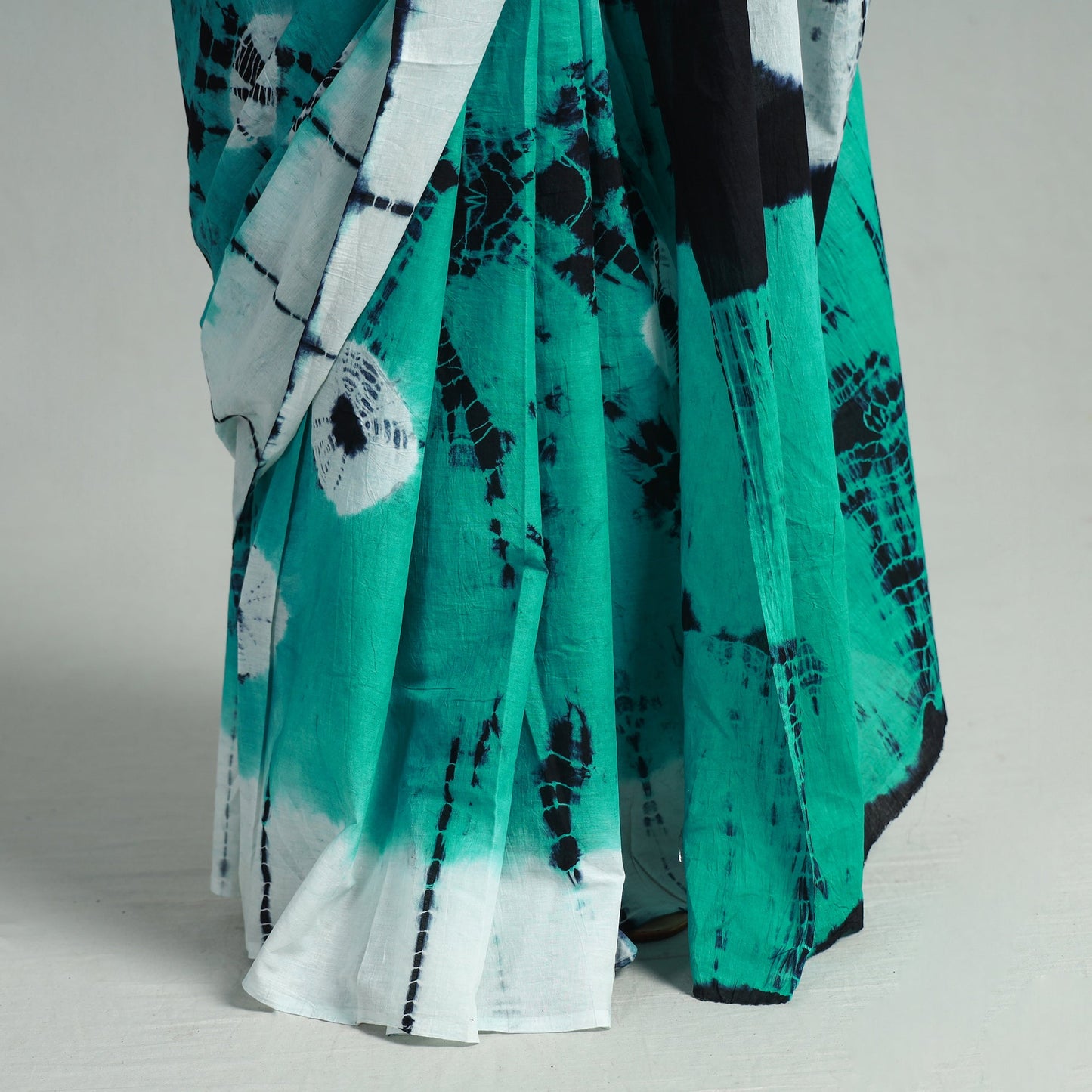 Buy Shibori Tie-Dye Mul Cotton Saree 138 Online l iTokri.com