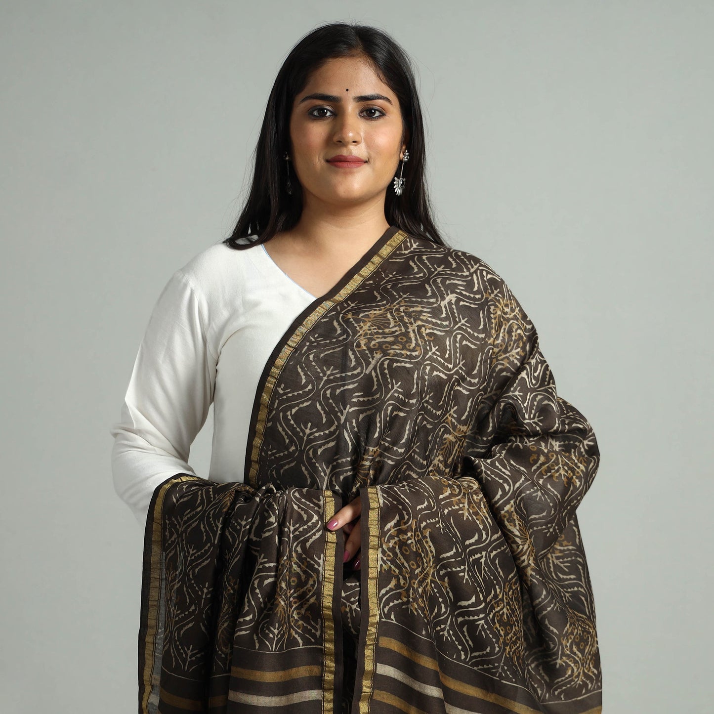 Akola Dabu Block Printed Handloom Chanderi Silk Dupatta with Zari Border 09