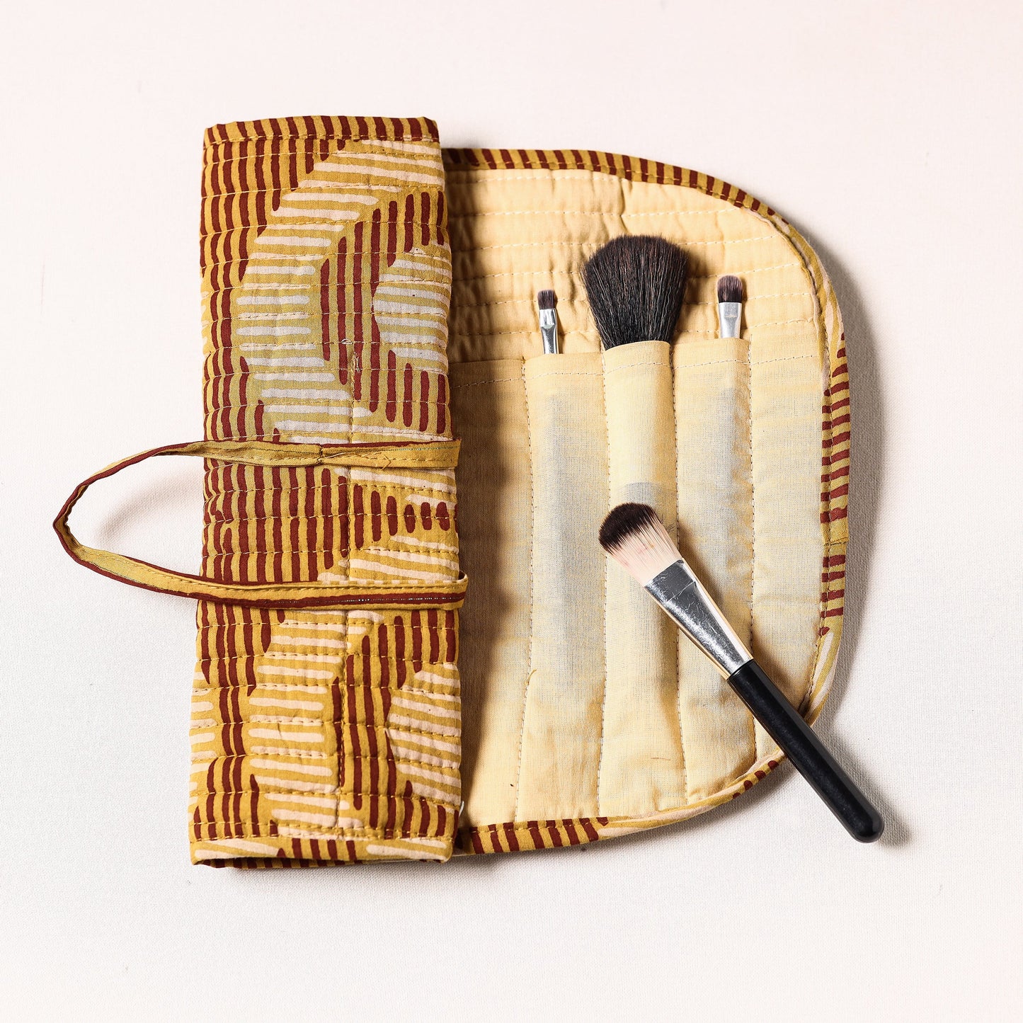 Multipurpose Segmented Make-up Brush Wrap Pouch/Case