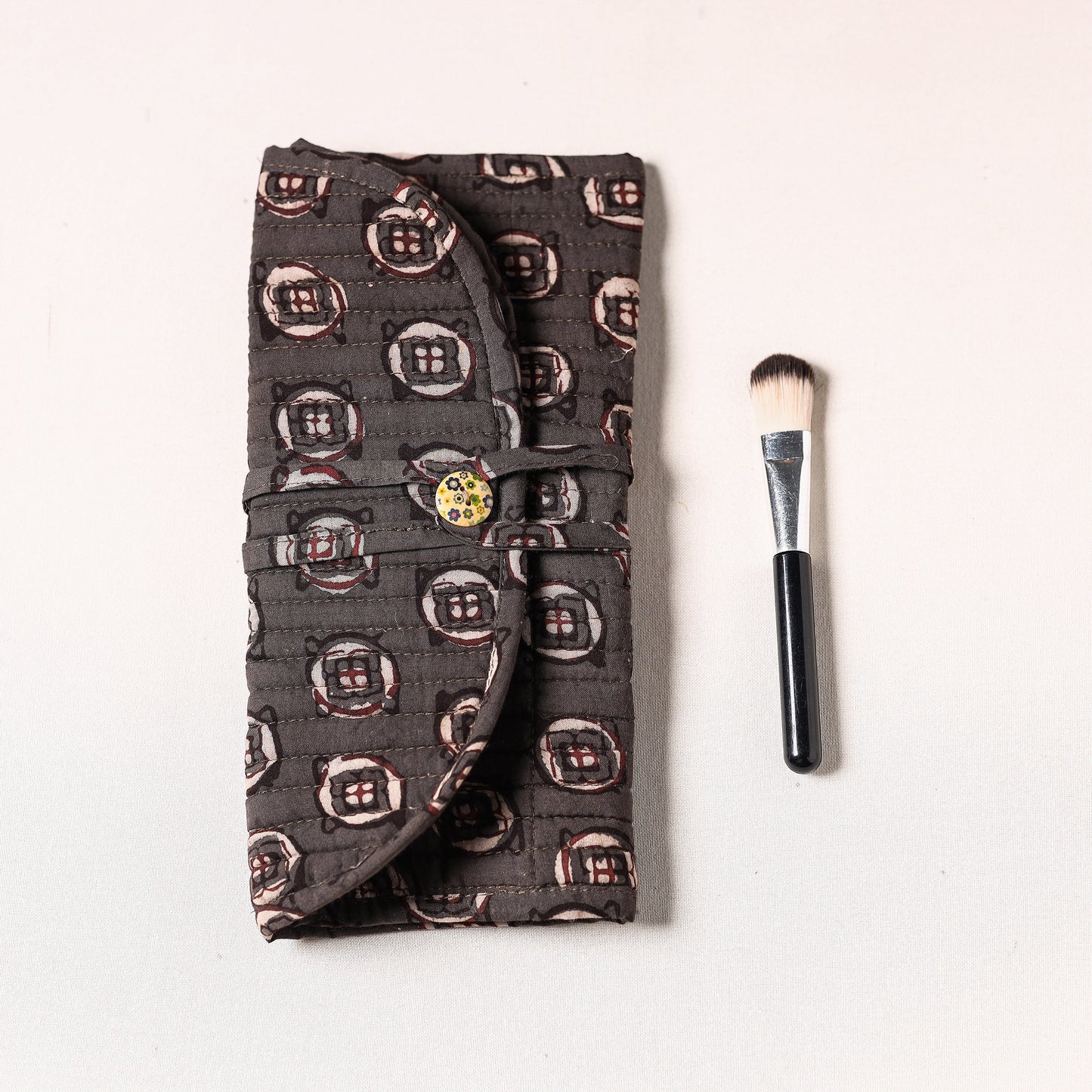 Multipurpose Segmented Make-up Brush Wrap Pouch/Case