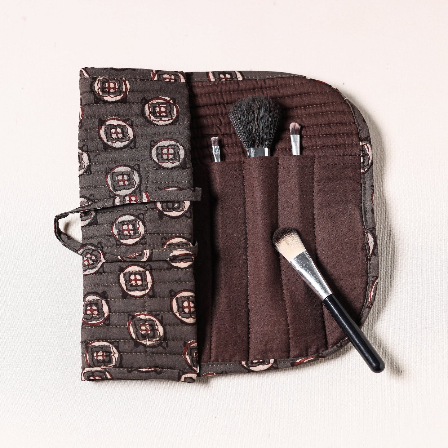 Multipurpose Segmented Make-up Brush Wrap Pouch/Case