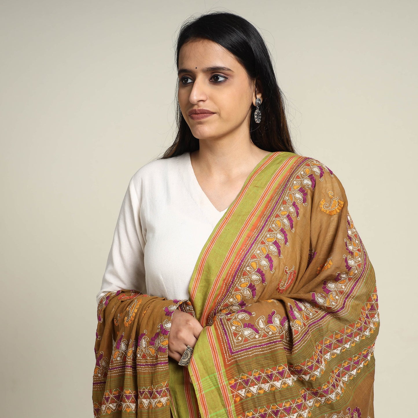 Buy Bengal Kantha Embroidered Cotton Handloom Dupatta Online at iTokri.com