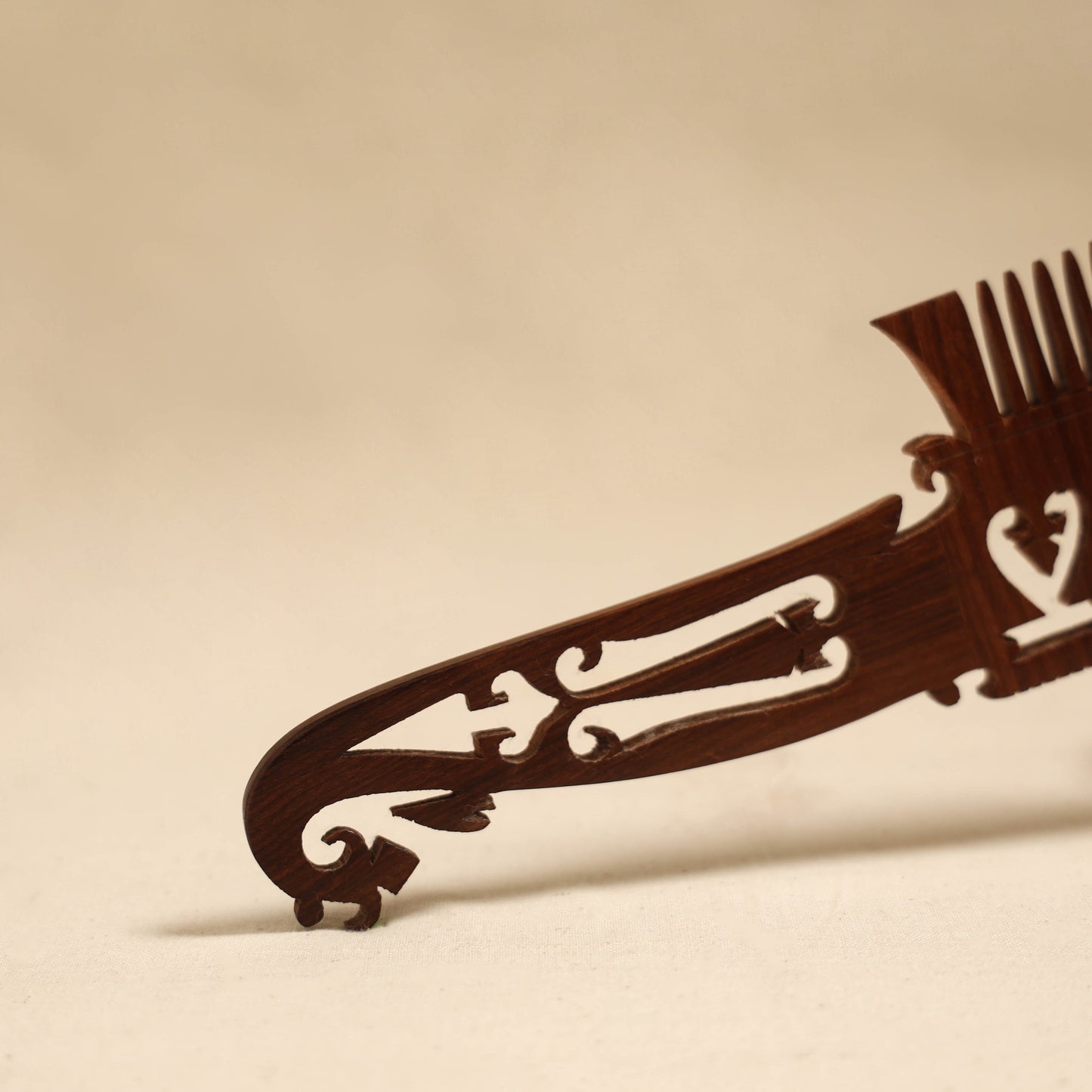 Bijnor hand carved sheesham wooden comb (large) 10