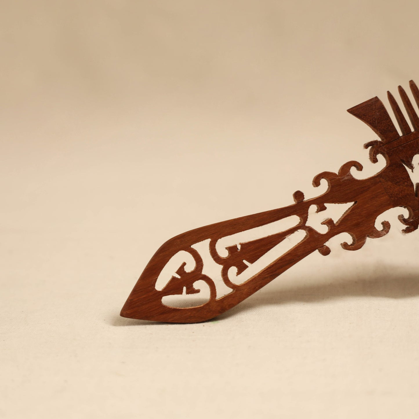 Bijnor hand carved sheesham wooden comb (large) 14