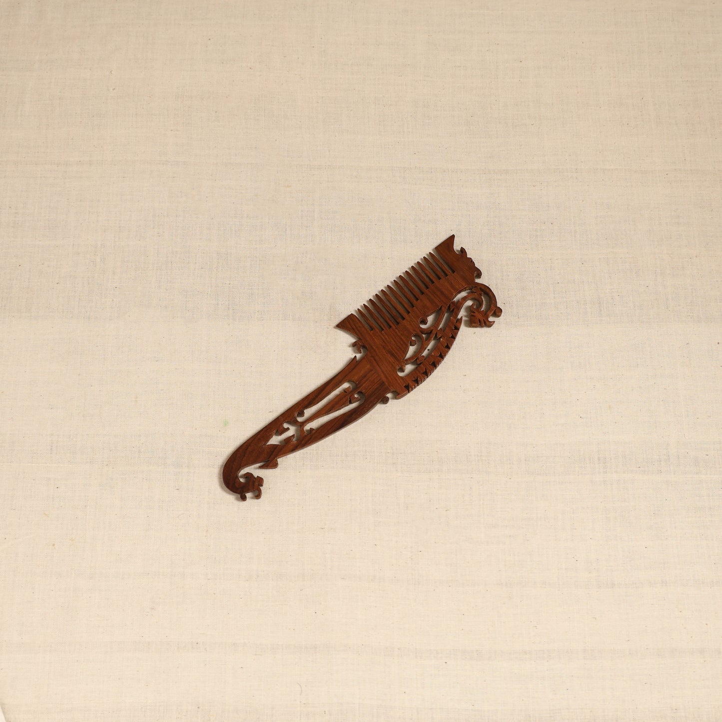 Bijnor hand carved sheesham wooden comb (large) 18