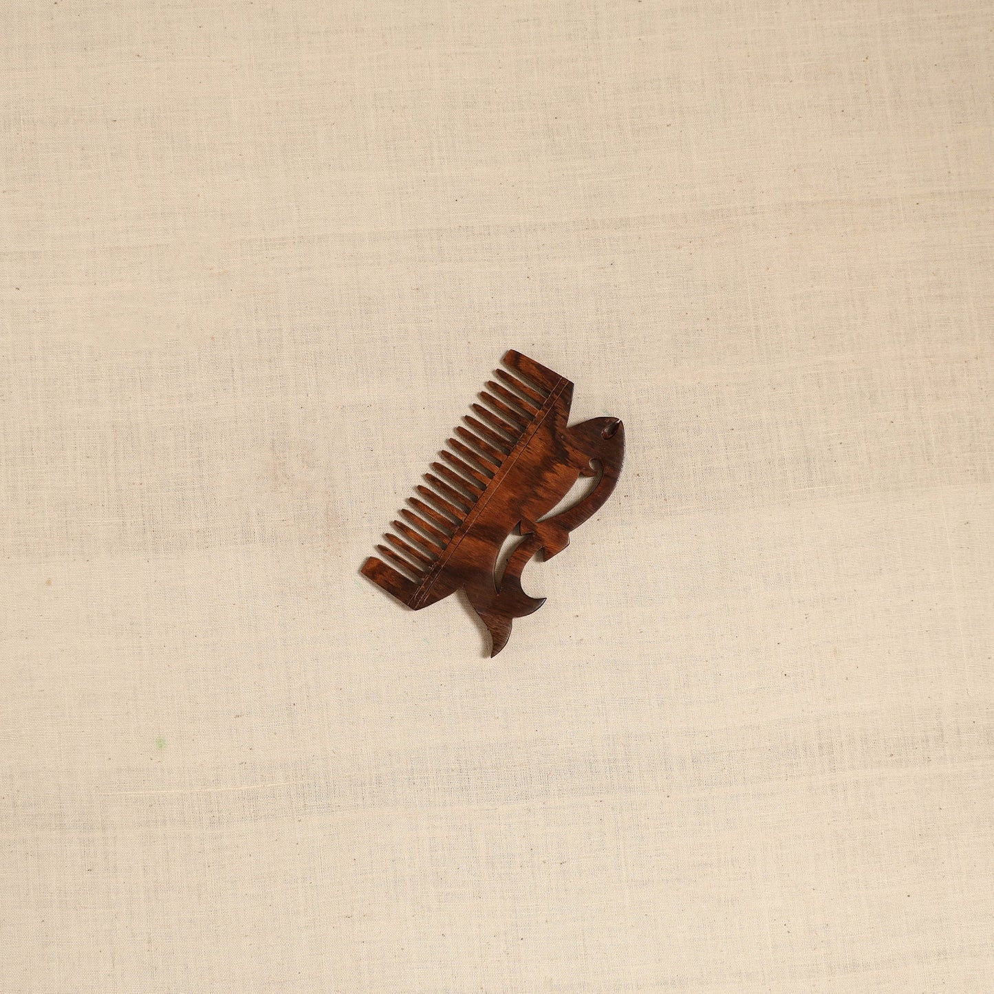 Bijnor hand carved sheesham wooden comb (medium) 23