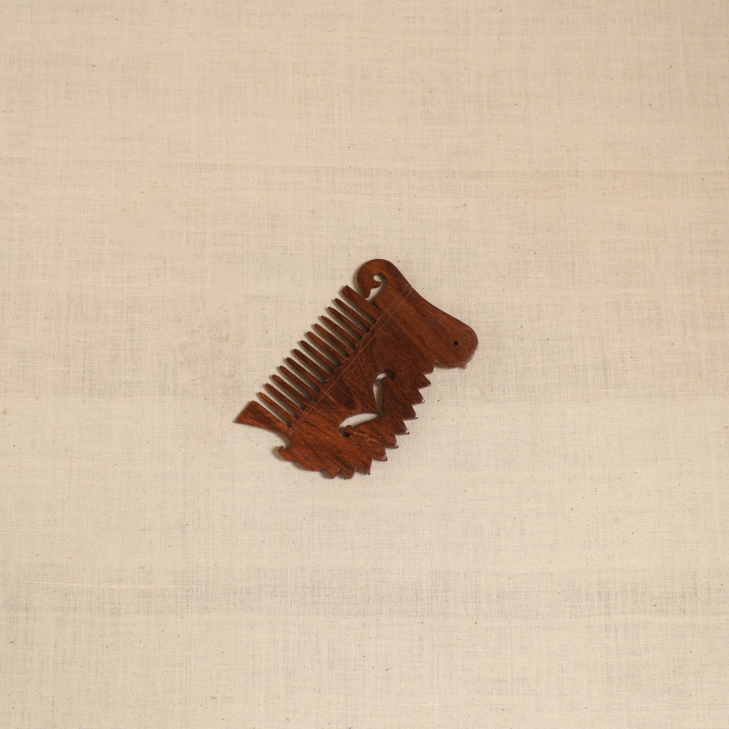 Bijnor hand carved sheesham wooden comb (medium) 24