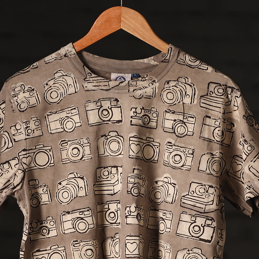 Buy Bindaas Block Art Prints Natural Dyed Cotton Round Neck T-shirt Online at iTokri.com