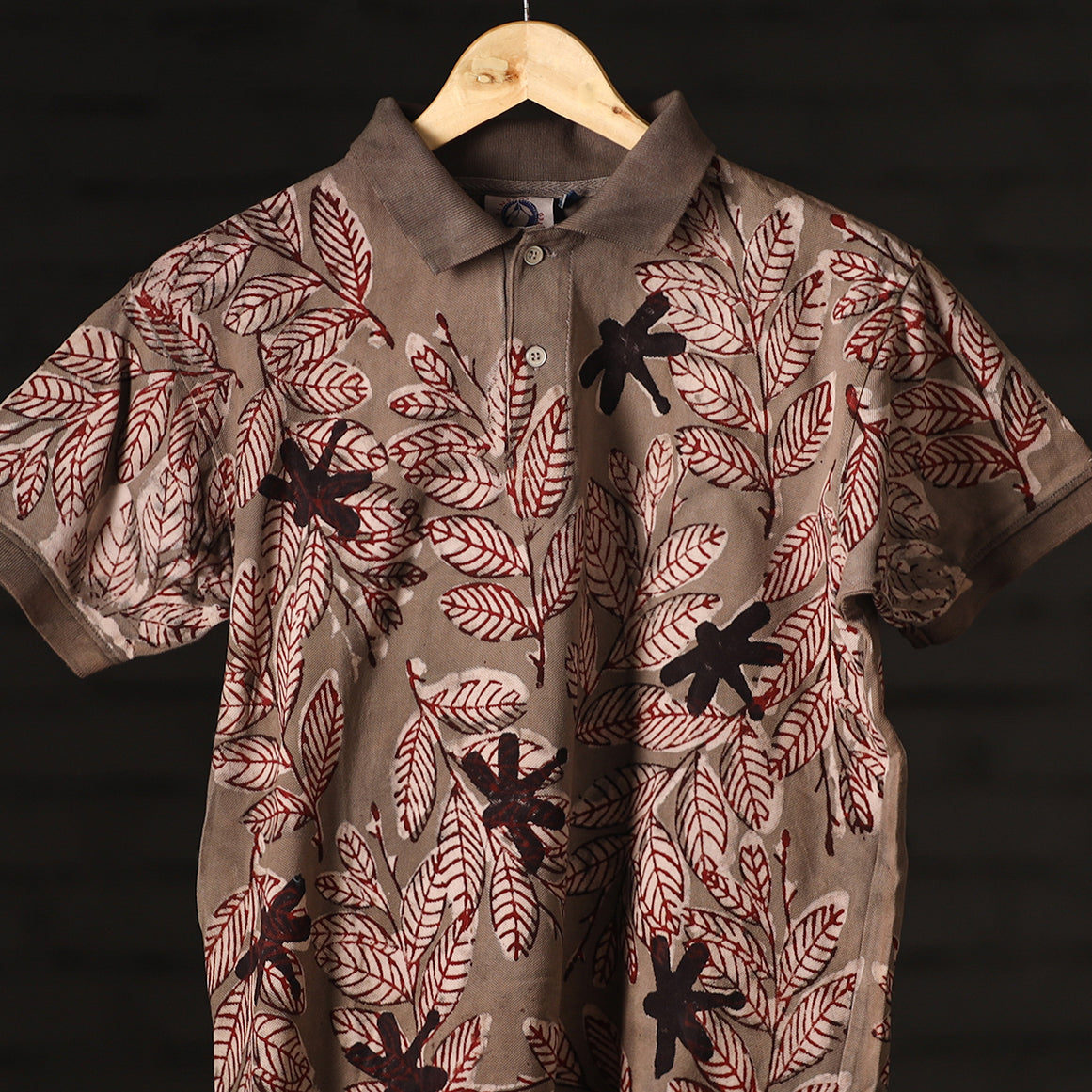 Buy Bindaas Natural Dyed Art Block Print Polo Collar T-shirt in Pure Cotton Online at iTokri.com