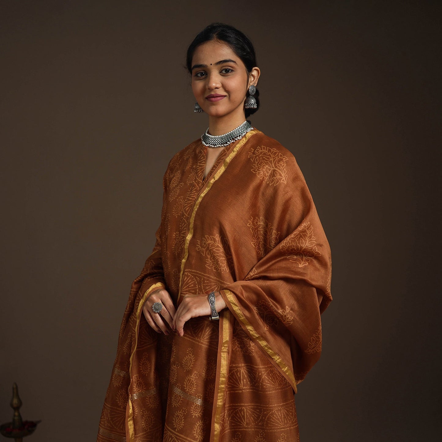 Brown - chanderi silk bagru kurta set (set of 3) 16