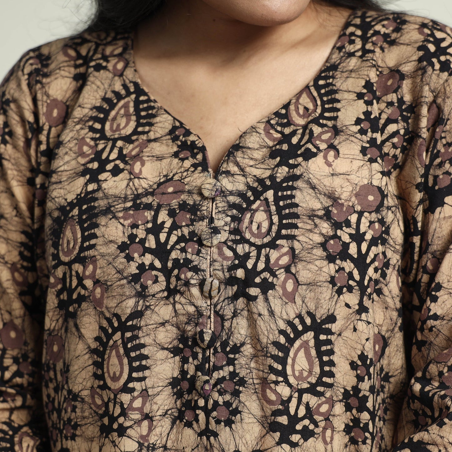 Buy Hand Batik Printed Cotton Kurta with Palazzo & Dupatta Set Online at iTokri.com