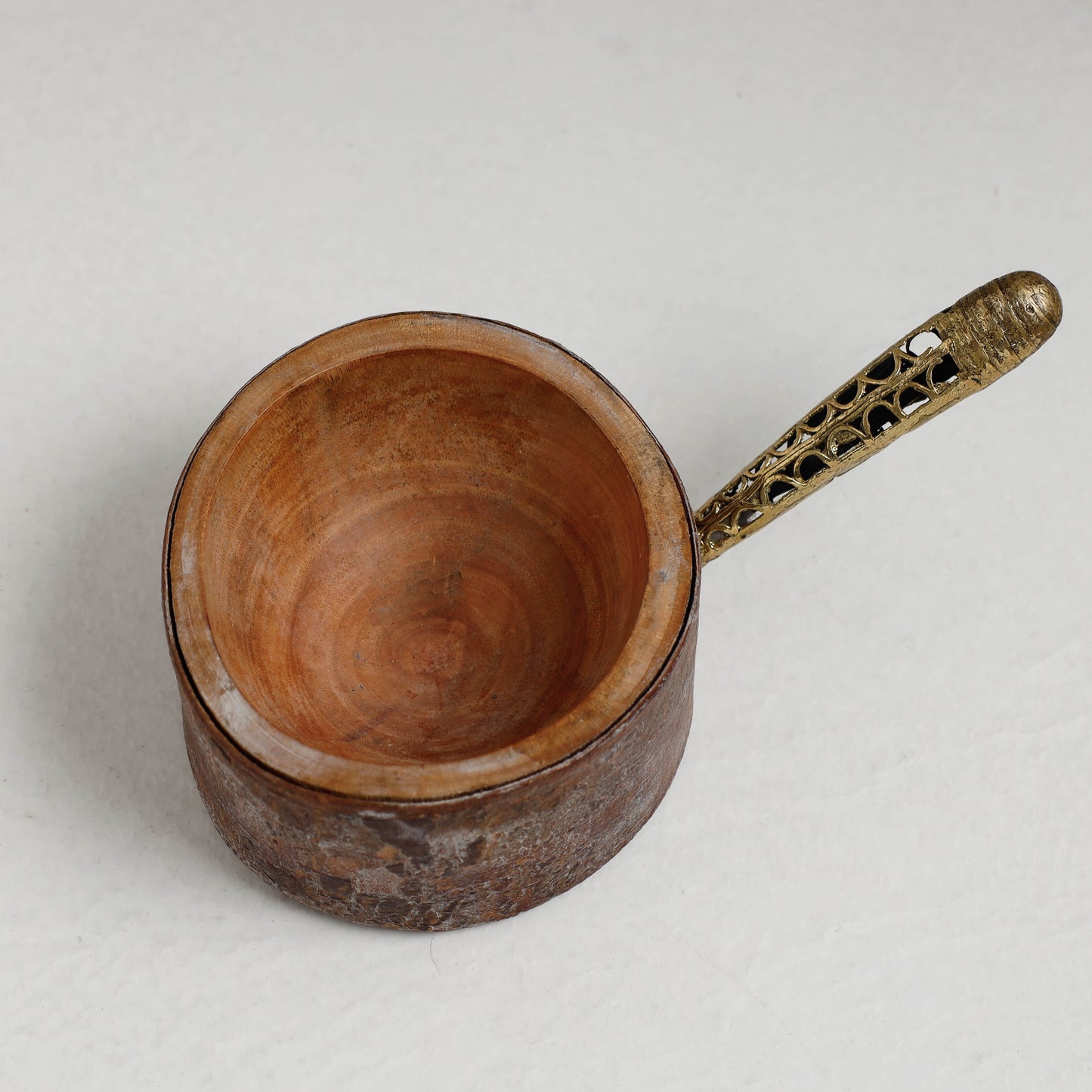 Brown Handcarved Natural Mahogany Wooden Bowl with Dokra Handle