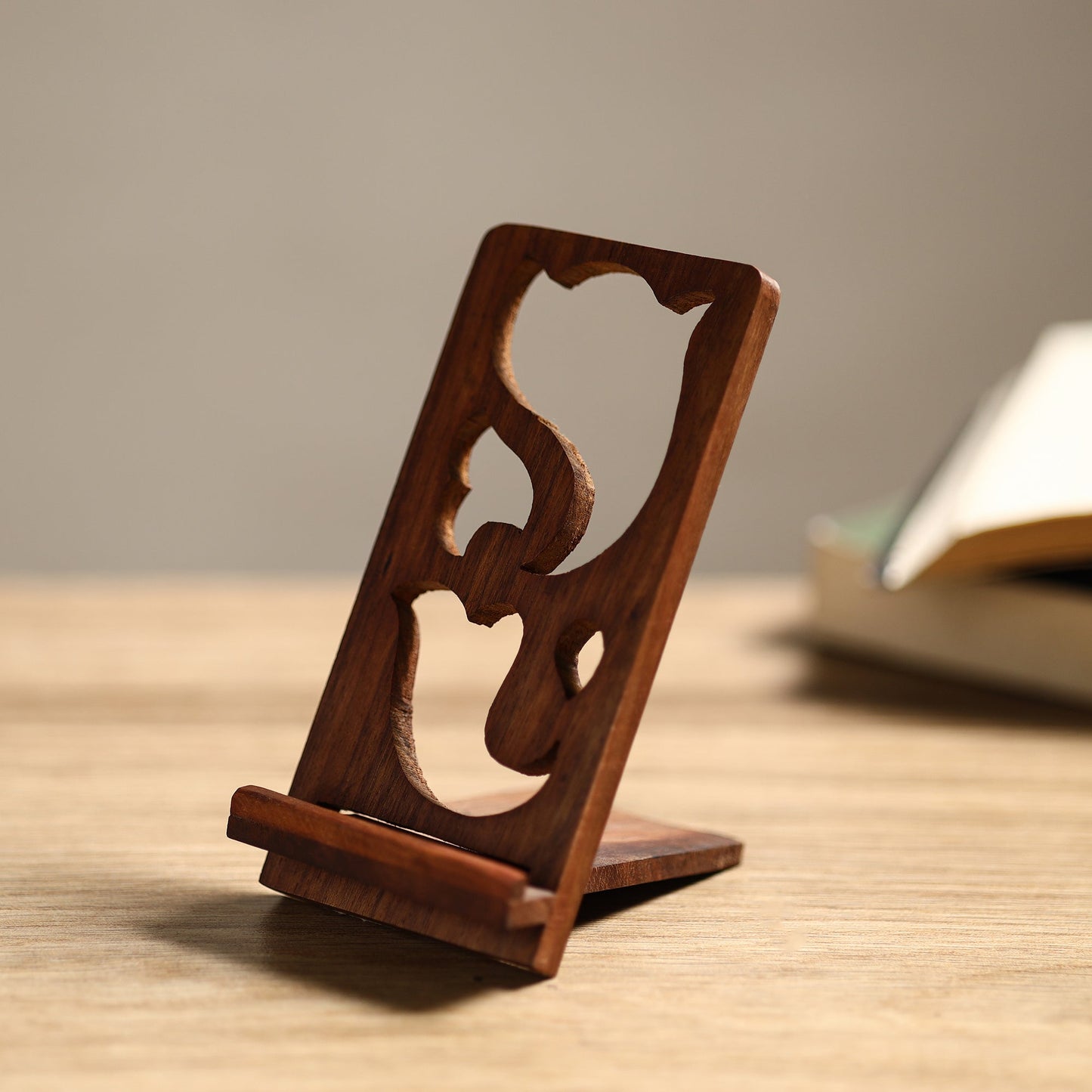 Handcarved Sheesham Wood Mobile Stand 06