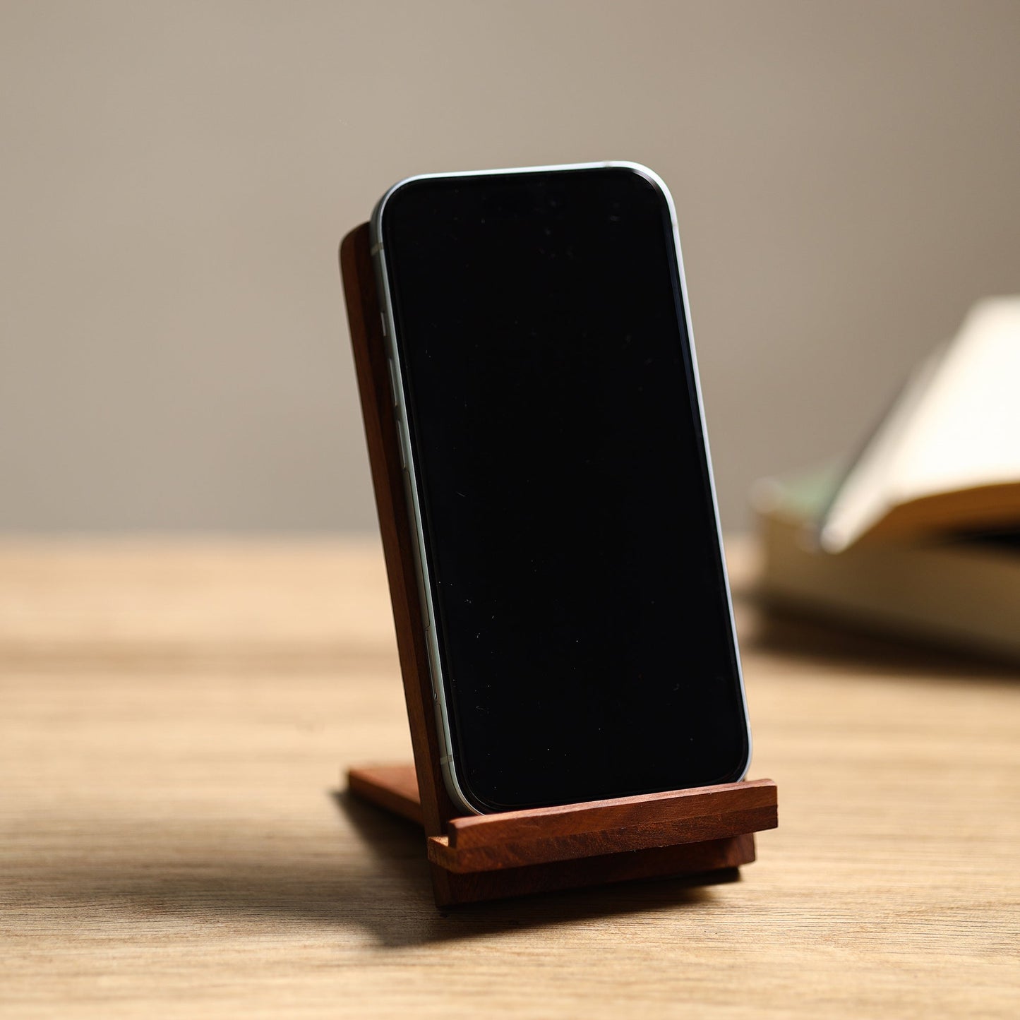 Handcarved Sheesham Wood Mobile Stand 04