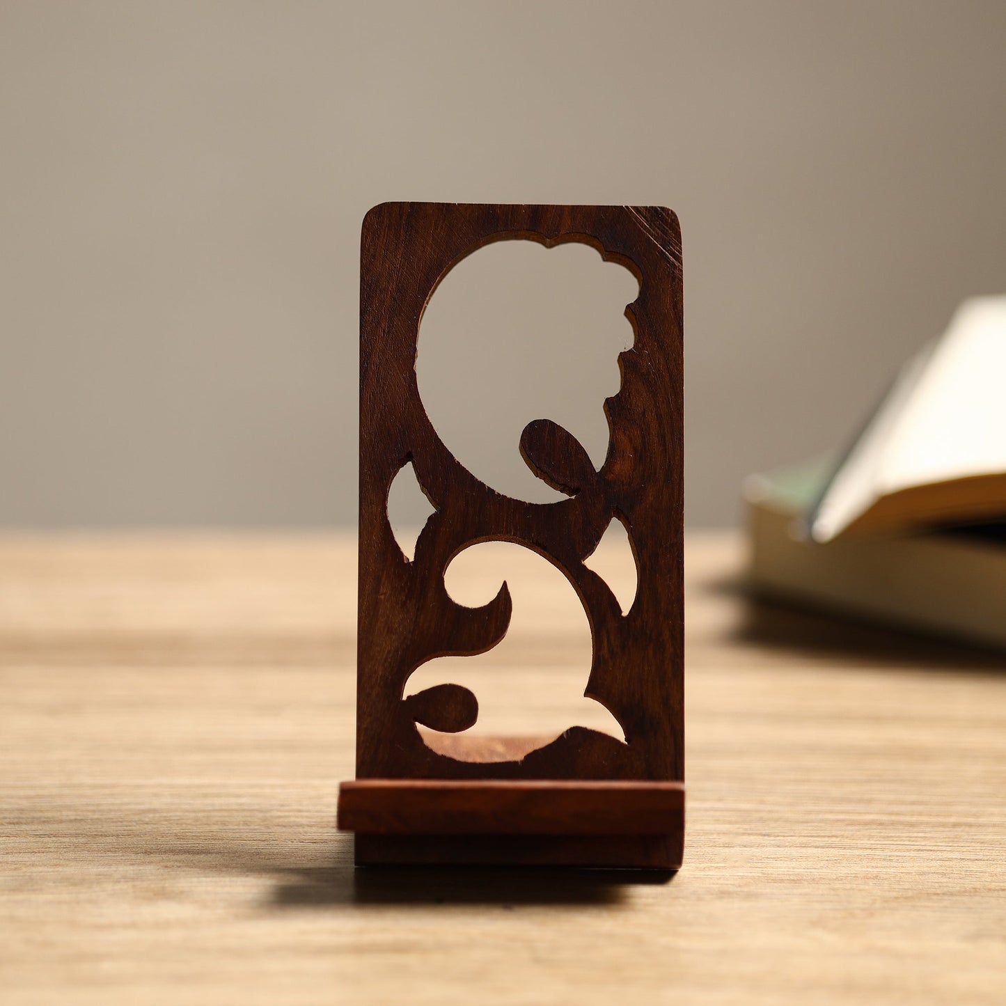 Handcarved Sheesham Wood Mobile Stand 04