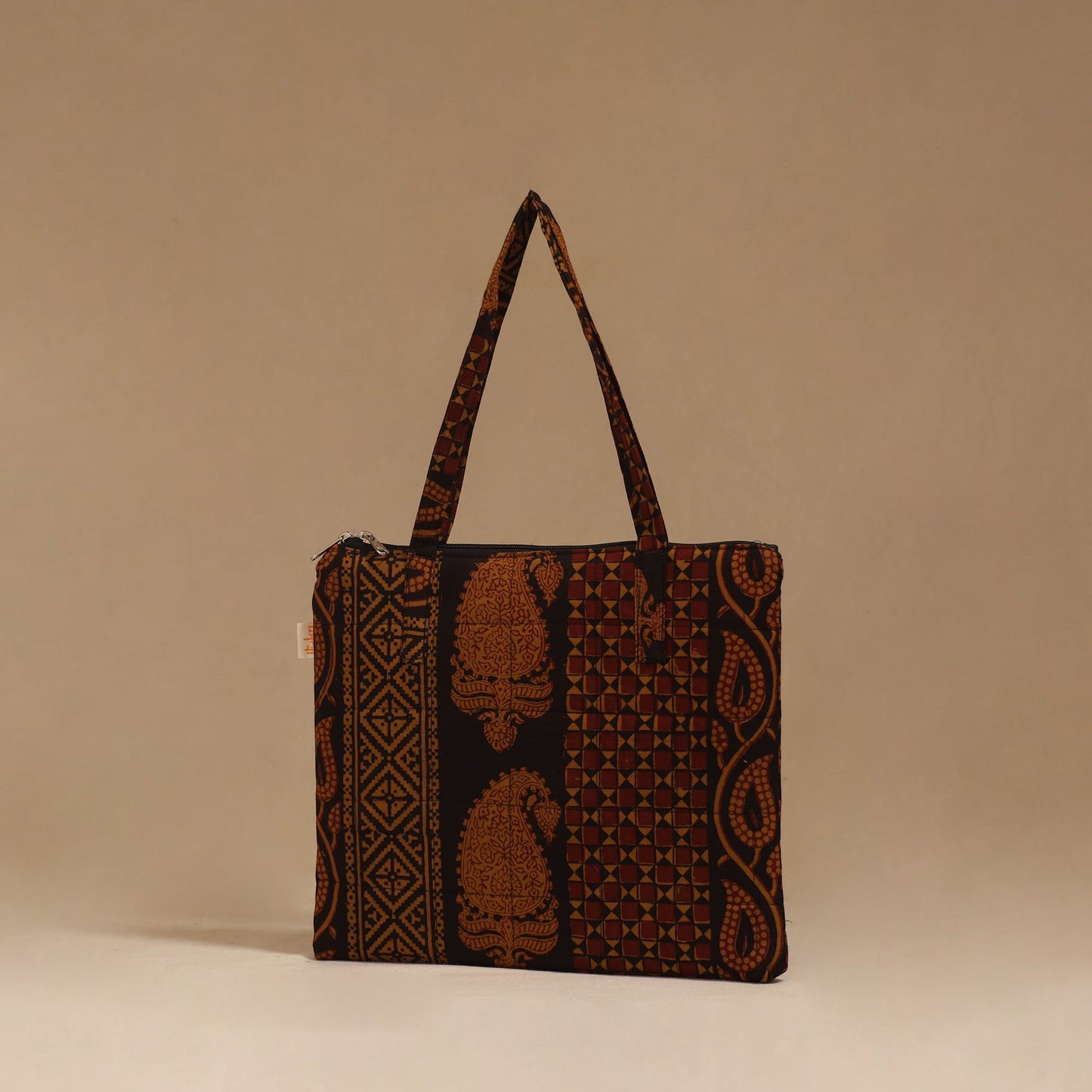 Handcrafted quilted handbag 106