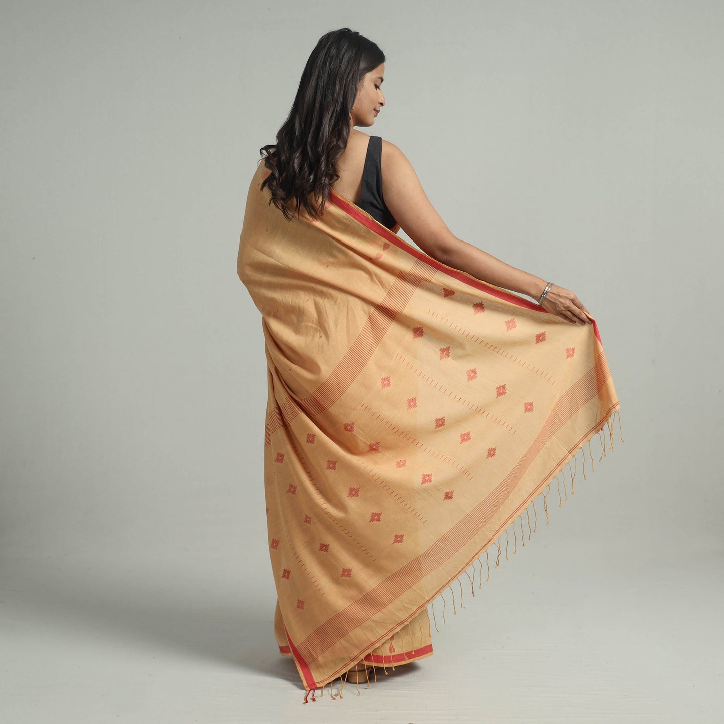 Handloom Cotton Phulia Jamdani Saree with Tassels