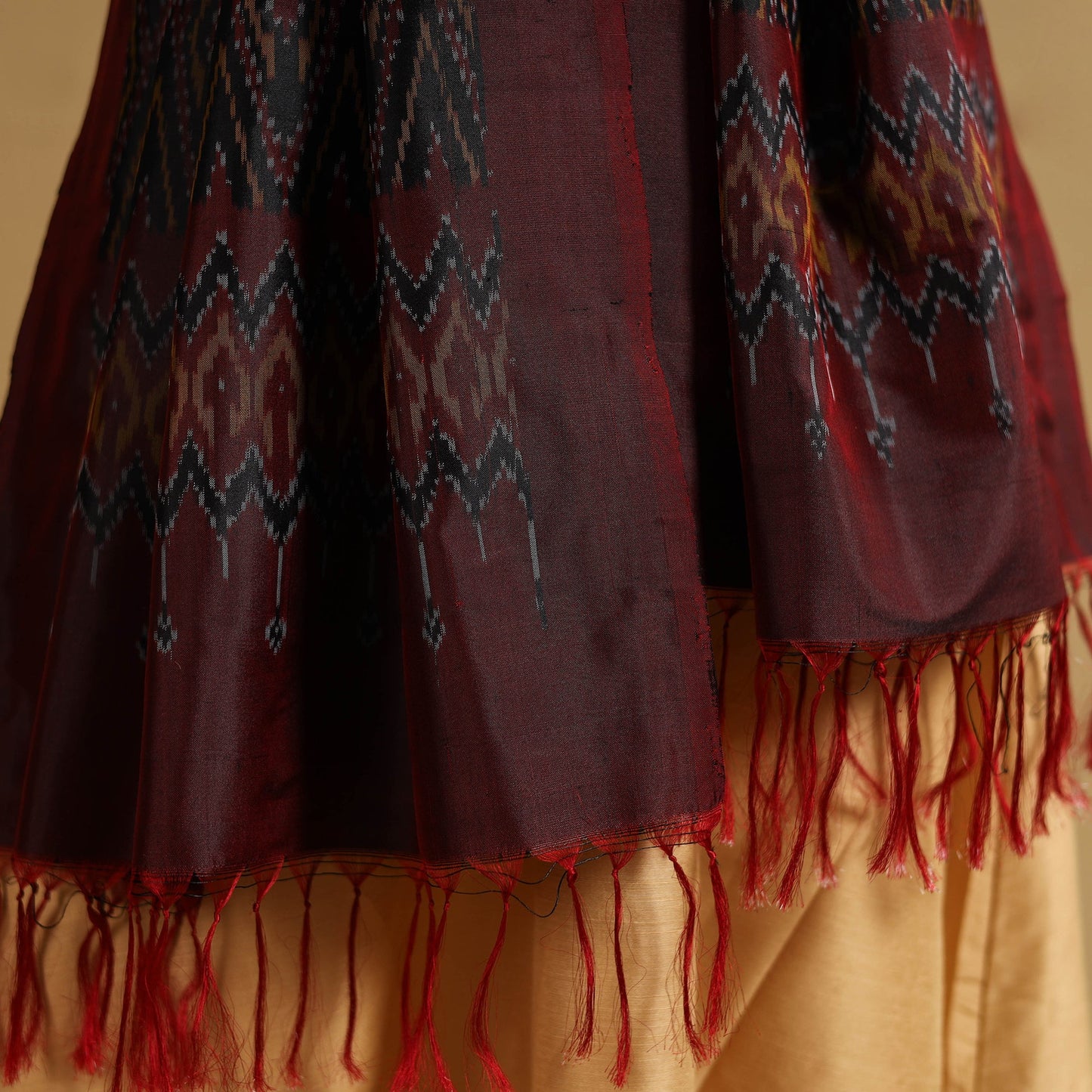 Buy Brown Handloom Mulberry Silk Pochampally Ikat Stole