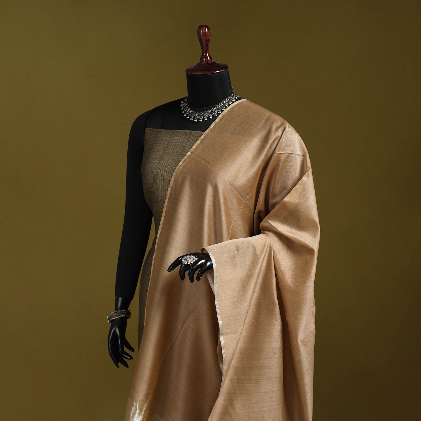 Handloom silk cotton maheshwari dupatta with zari border 03