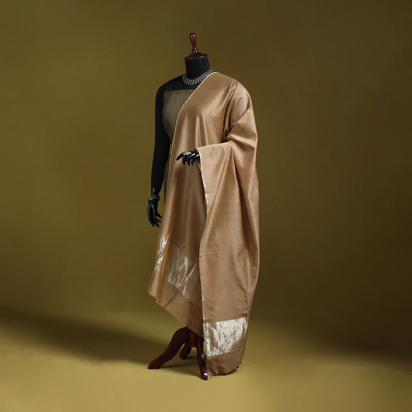 Handloom silk cotton maheshwari dupatta with zari border 03