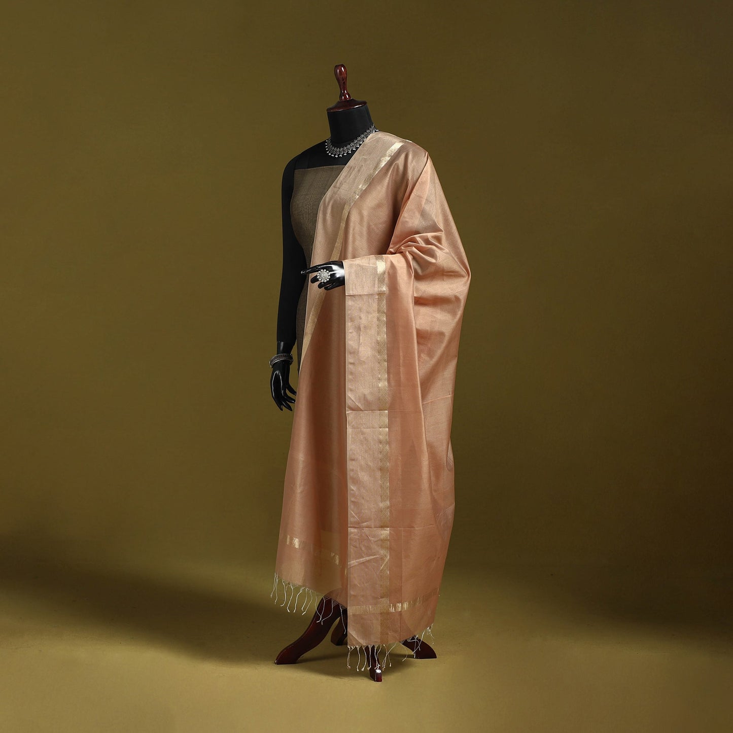 Handloom silk cotton maheshwari dupatta with zari border 12
