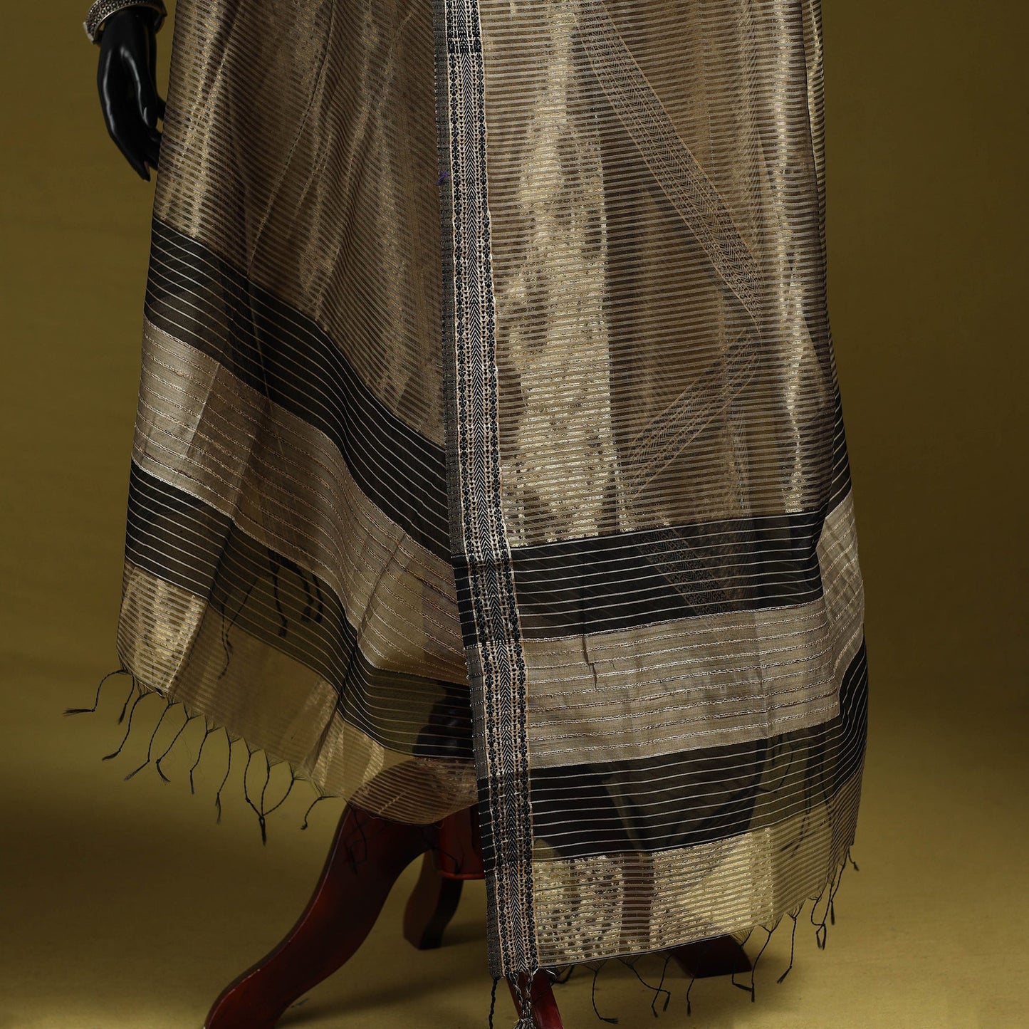 Handloom silk cotton tissue zari stripes maheshwari dupatta