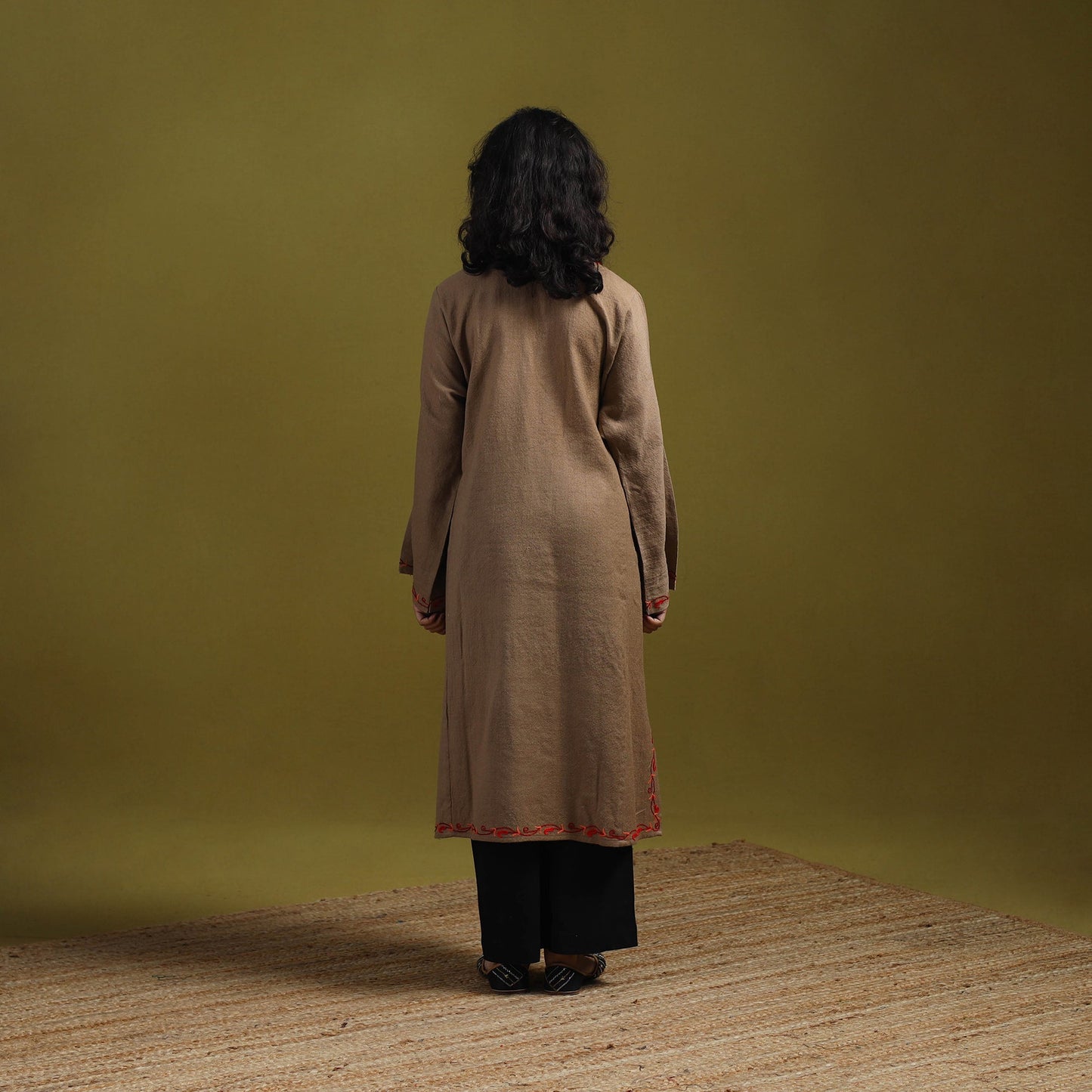 Handwoven aari hand embroidered kashmiri merino wool pheran