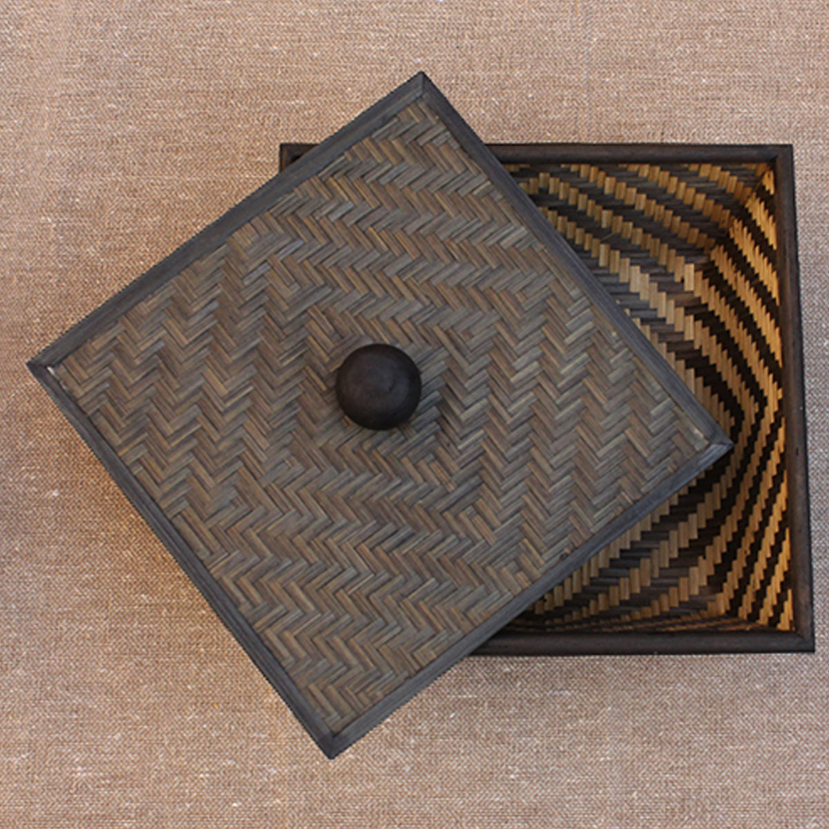 Brown Kadam Haat Handmade Bamboo Fruit Basket with Lid (Black)