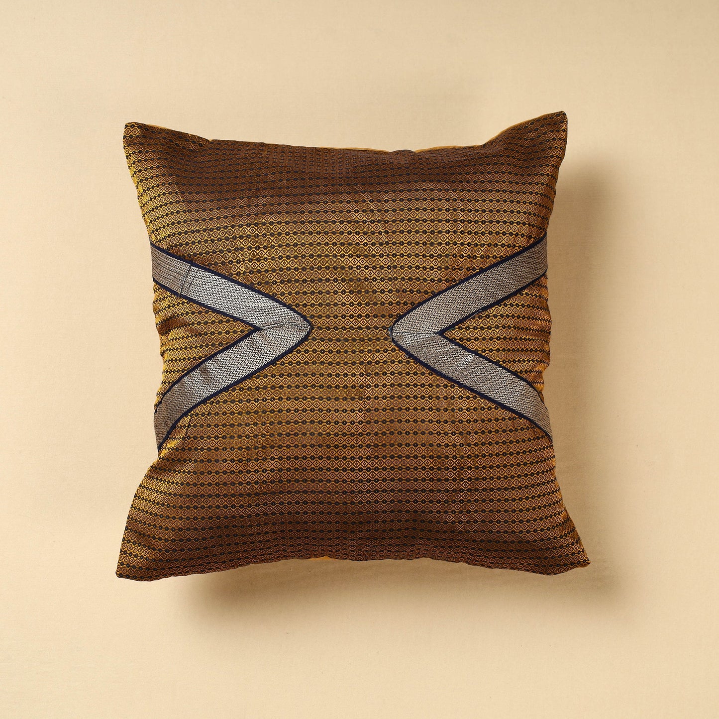 khun cushion cover