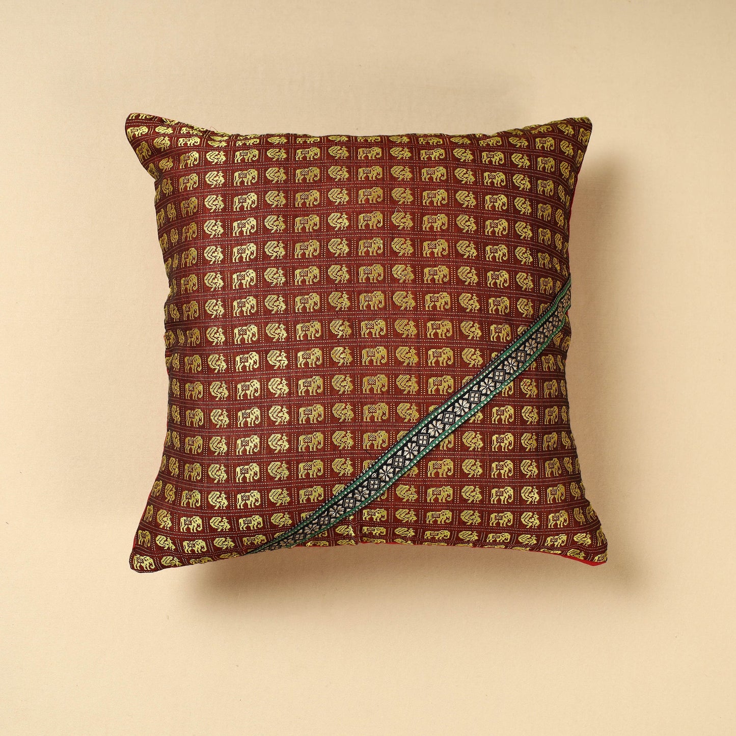 khun cushion cover