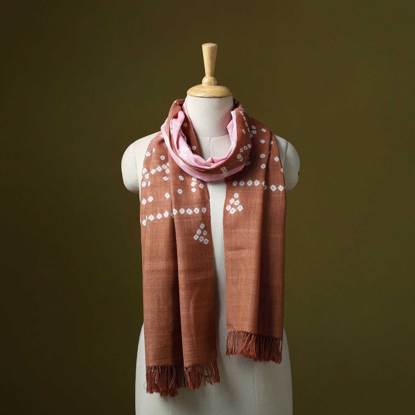 Kutch handwoven bagida merino wool tie-dye bandhani stole