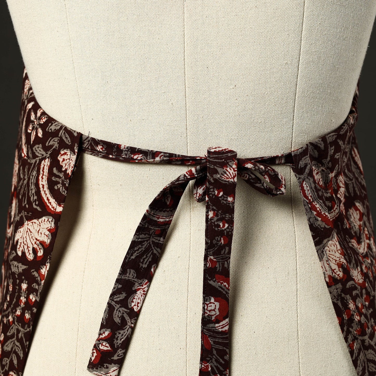 Brown - bagru cotton apron with pocket 18 - handcrafted