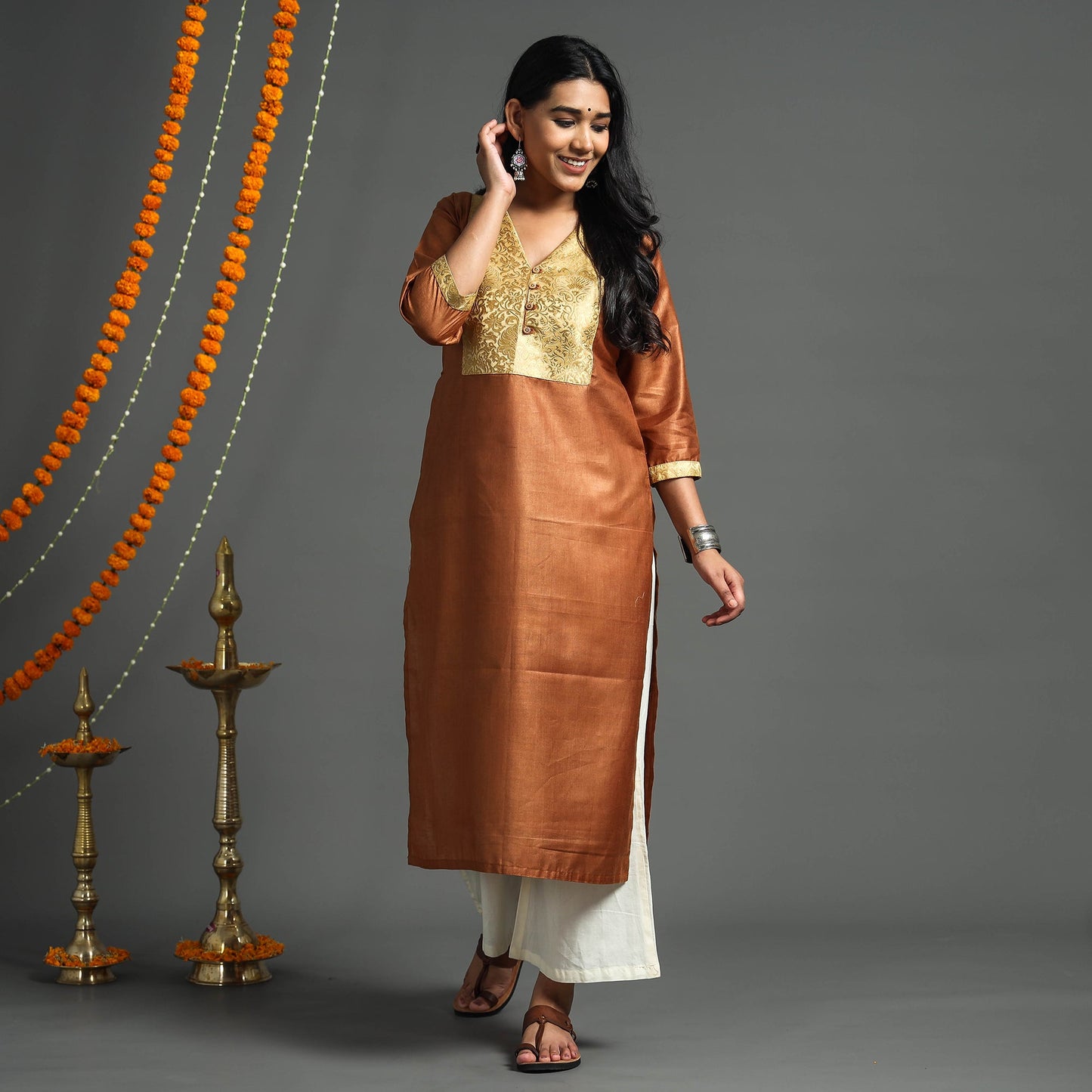 Buy Dark Grey Plain Tussar Silk Banarasi Patchwork Floral Kurta l iTokri.com