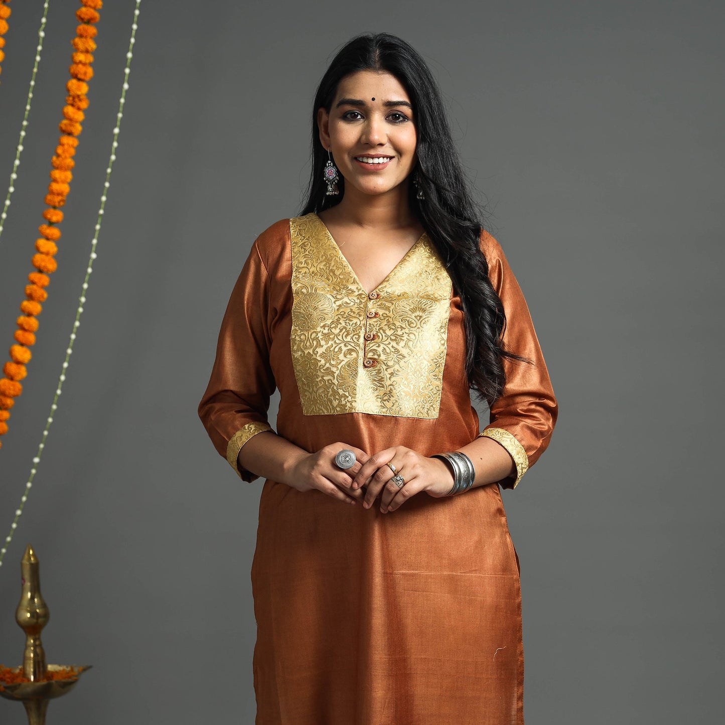 Buy Dark Grey Plain Tussar Silk Banarasi Patchwork Floral Kurta l iTokri.com