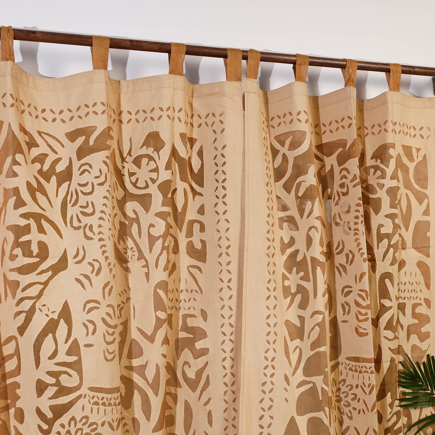 Queen Cutwork Cotton Barmer Applique Door Curtain