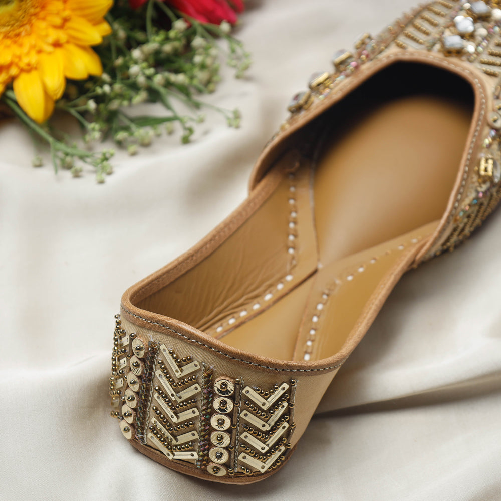 Brown Handstitched Embroidered Jutti