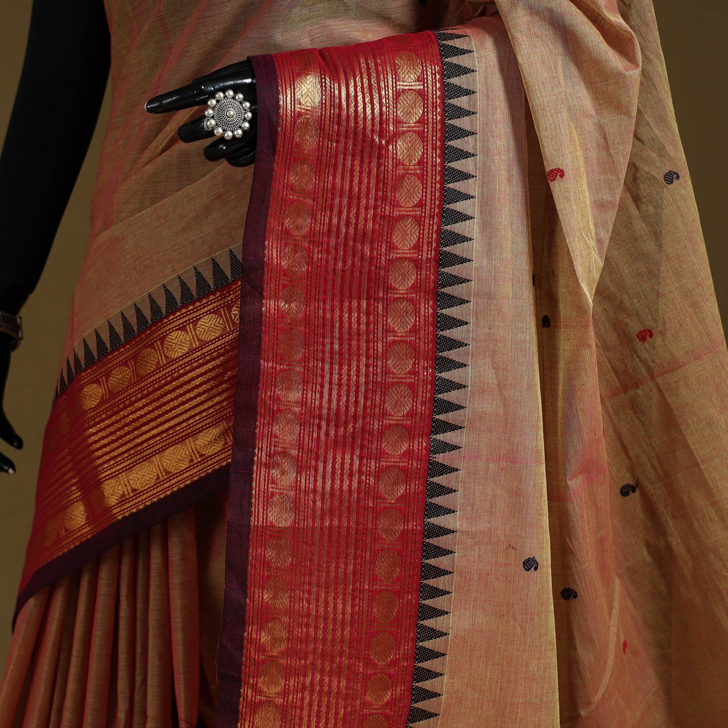 Thread buti cotton kanchipuram saree with border 11