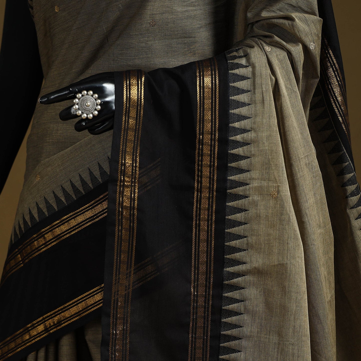 Thread buti cotton kanchipuram saree with border 16