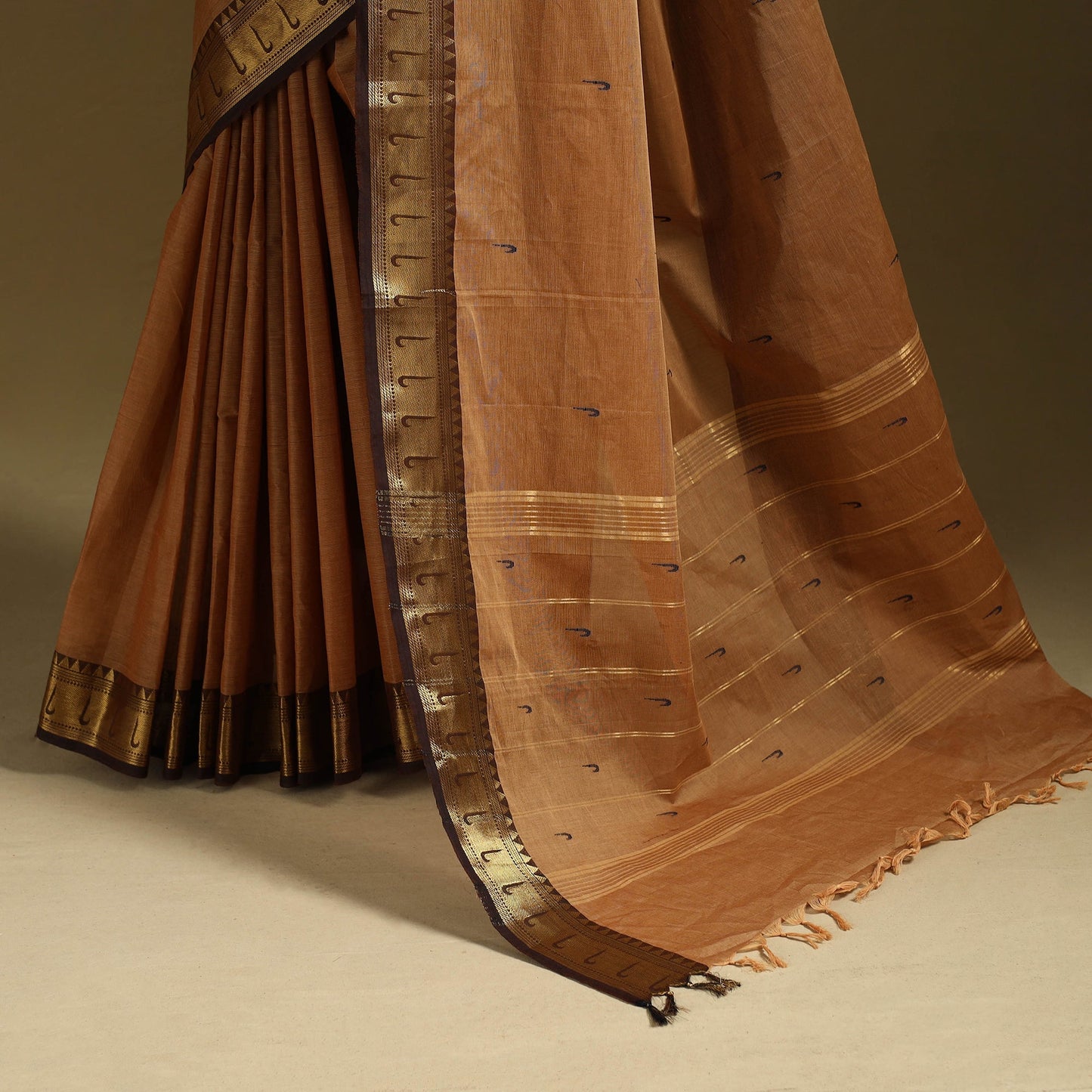 Thread buti cotton kanchipuram saree with border 28