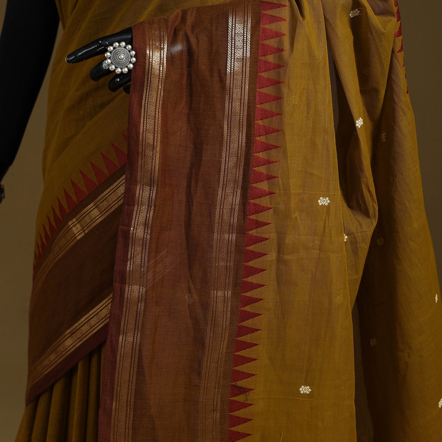 Thread buti cotton kanchipuram saree with border 32