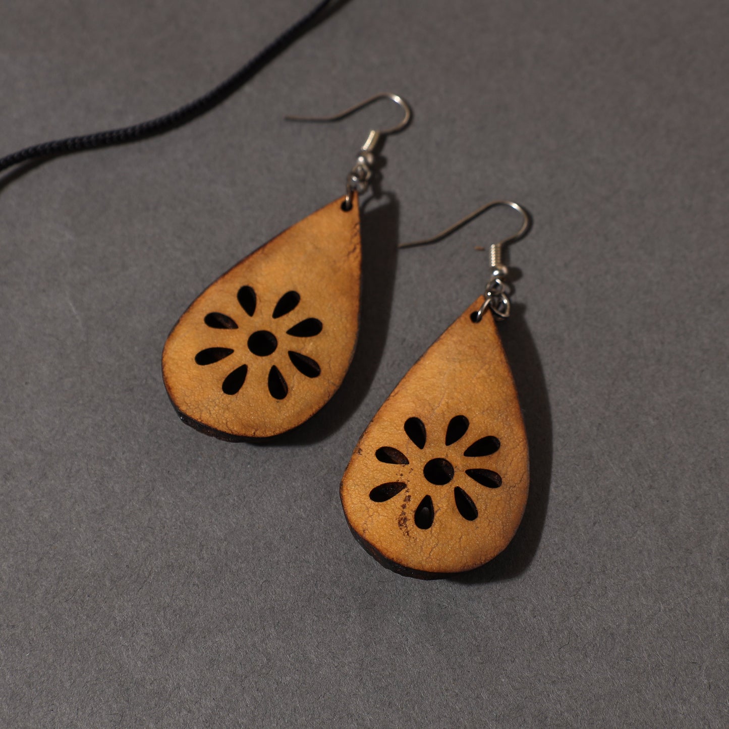 Brown - tuma craft hand carved dried bottle gourd necklace