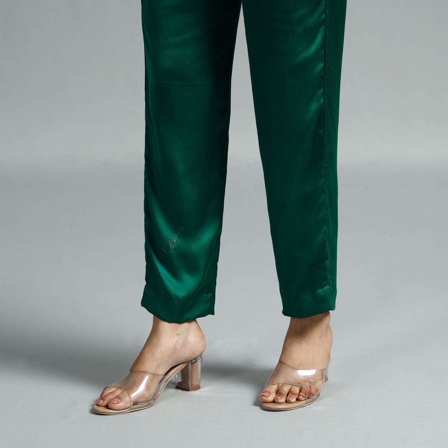 Buy Plain Modal Silk Elasticated Pant Online at iTokri.com